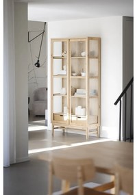 Vitrína v dekore duba s posuvnými dverami v prírodnej farbe 100x203 cm Hazelton – Rowico