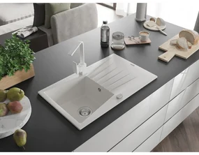 Mexen Cesar, granitový drez 775x470x190 mm, 1-komorový, biela s chrómovým sifónom a biela drezová batéria Rita, 6514-20-670300-20