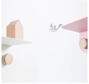 Nástenná biela polica z ocele s detailom z dubového dreva s 2 háčikmi Gazzda Hook, dĺžka 50 cm