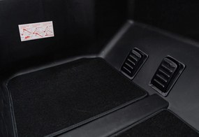 Ramiz Vozidlo Mercedes Benz MAYBACH G650 Červená