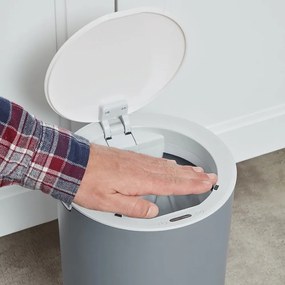 Svetlosivý odpadkový kôš Addis Sensoric, 8 l