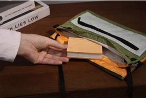 Čierna prenosná svetelná dekorácia na USB BookLight – Gingko