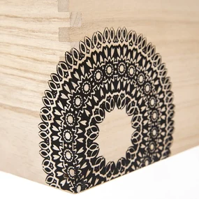 Dekoratívny drevený úložný box Mandala - Orion