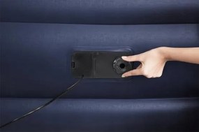 Nafukovací matrac s pumpou