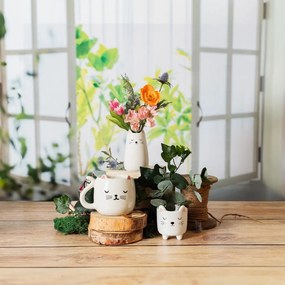 Krémovobiela váza z dolomitu (výška 10,5 cm) Cat – Sass &amp; Belle
