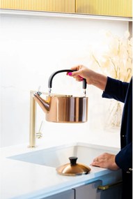 Varná kanvica z nehrdzavejúcej ocele v medenej farbe 1,5 l Diamante – Vialli Design