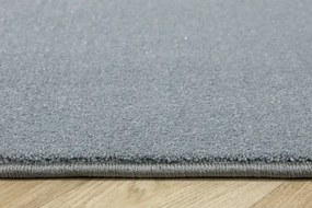 Metrážny koberec Pearl-Flash 80 svetlosivý / strieborný