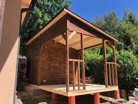 domceknazahradu.sk - Drevený domček KARAFIAT s terasou, farba natur, (2,7 × 3,95 m), RT_KARAFIAT