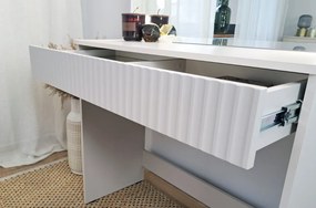 Toaletný stolík AIDEN s drážkovaním kašmír
