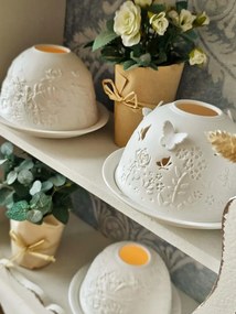 Biely porcelánový svietnik na čajovú sviečku s kvetinami a vtáčikmi Paollo - Ø 12*8 cm