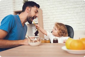 Detská jedálenská stolička Ricokids Tulo čierna