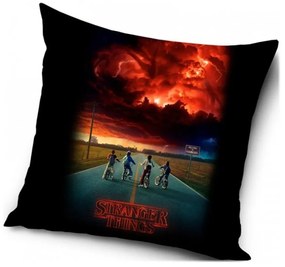 Vankúš Stranger Things - motív Storm Guards - 40 x 40 cm