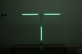 Stolná LED lampa NOX s RGBW efektmi, svorka, diaľkový ovládač