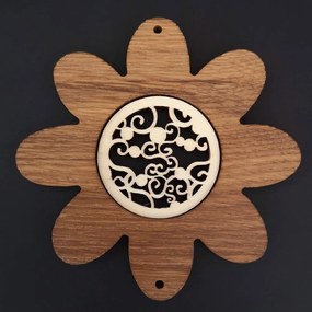 AMADEA Drevená ozdoba z masívu s vkladom - kvet s ornamentom 10 cm