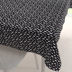 Biante Detský bavlnený obdĺžnikový obrus Sandra SA-306 Biele obláčiky na čiernom 140x220 cm