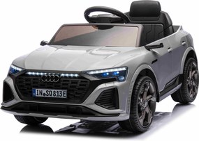 Ramiz Audi SQ8 vozidlo Sivá