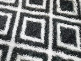 TZ Tmavosivý vzorovaný koberec shaggy Decor Cube Rozmer: 80x150 cm