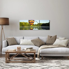 Obraz teplovzdušného balóna na jazere (s hodinami) (90x30 cm)