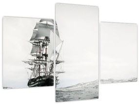 Obraz - Loď plávajúca po oceáne (90x60 cm)