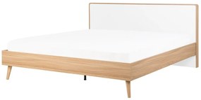 Drevená posteľ 180 x 200 cm svetlohnedá SERRIS Beliani