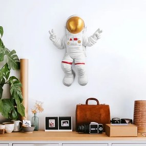 Nástenná dekorácia 47x35 cm astronaut zlatá