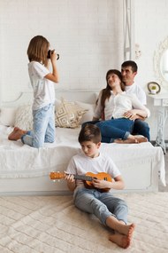 ECOTOYS detské drevené ukulele 4 nylonové struny, 12 pražcov, pre 3+ rokov