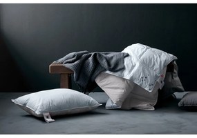 Vankúš s páperovou výplňou 50x70 cm Capella High – Universe of Sleeping