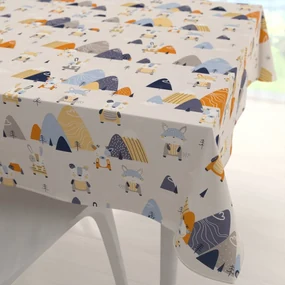 Biante Detský bavlnený štvorcový obrus Sandra SA-613 Modro-oranžové lesné zvieratká na bledo sivom 110x110 cm