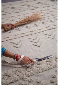 Biely prateľný ručne tkaný bavlnený koberec 200x300 cm Tribu Natural – Lorena Canals