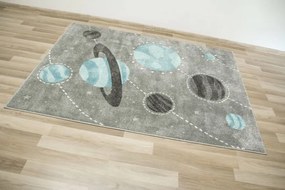 Detský koberec Lima F495A planéty, sivý / modrý