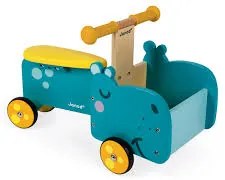 Drevené odrážadlo pre deti Hroch Janod s vozíkom na hračky