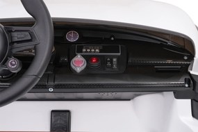 Ramiz Porsche Taycan Turbo S biele autíčko