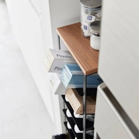 Čierny kovový regál na víno počet fliaš 16 20x88,5x19 cm Tower – YAMAZAKI