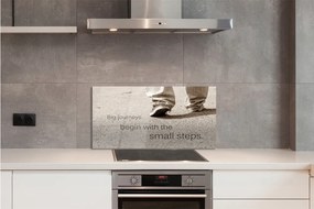 Sklenený obklad do kuchyne Topánky nápis betón 100x50 cm