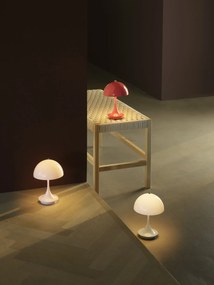 Louis Poulsen Prenosná lampa Panthella 160 V3 Opal Pale rose