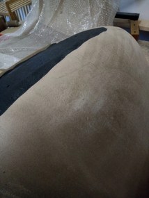 AKCIA Barová stolička POZZA VELVET so zlatými nohami, hnedá II. akosť
