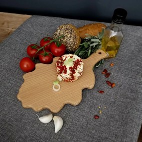 AMADEA Drevená doštička v tvare dubového listu, masívne drevo, 27x15,5 cm