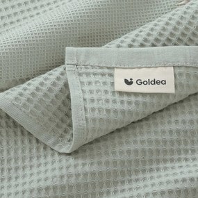 Goldea vianočná kuchynská vaflová utierka s výšivkou - baňky na vetve na šalviovom 50 x 70 cm