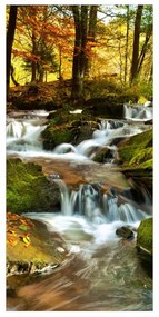 Moderný deliaci Vodopád jesenný les