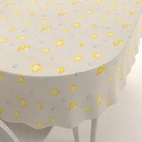 Biante Veľkonočný teflónový oválny obrus TF-074 Kuriatka a kraslice na béžovom 50x100 cm