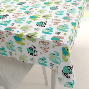 Biante Detský bavlnený obdĺžnikový obrus Sandra SA-035 Zelené sloníky na bielom 140x220 cm