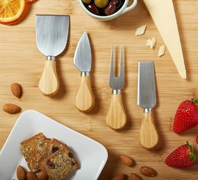 Servírovacia doska WARNA s príborom, bambusová