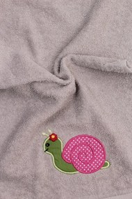 Detský uterák s výšivkou slimák