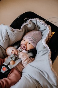 Beztroska zavinovacia deka do autosedačky LITTLE MIRACLES