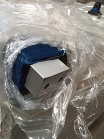 AKCIA Tmavomodrá rozkladacia rohová pohovka ZENOVA 220x140 cm, obojstranná II. akosť