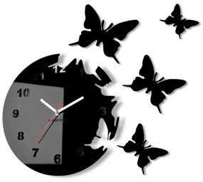 Nástenné hodiny s krásnymi motýľmi