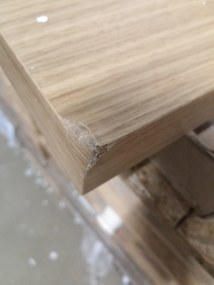 AKCIA Čierny jedálenský stôl s doskou v dekore dub PURO 60x60 II. akosť