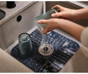 Protišmyková podložka do drezu 30x30 cm SinkShield – Joseph Joseph