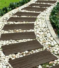 Dekoratívny záhradný nášľap Railroad Tie hnedá, gumový MHEU5000077