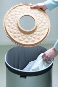 Kôš na bielizeň 60 l Brabantia s čiernym poklopom biely